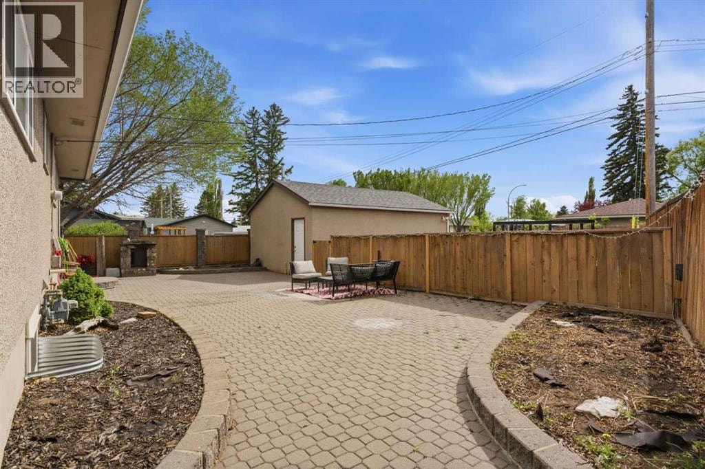 819 Avonlea Place SE — photo 30