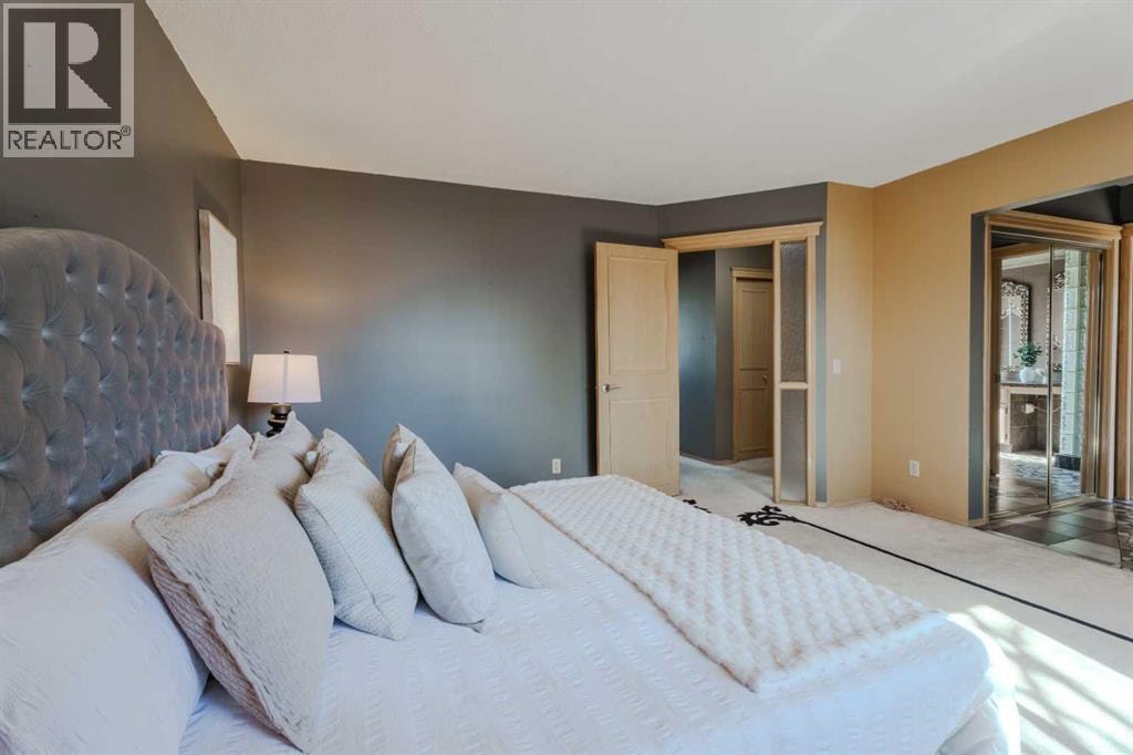 135 Canterbury Court SW — photo 22
