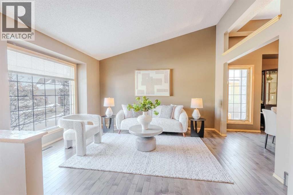 135 Canterbury Court SW — photo 3