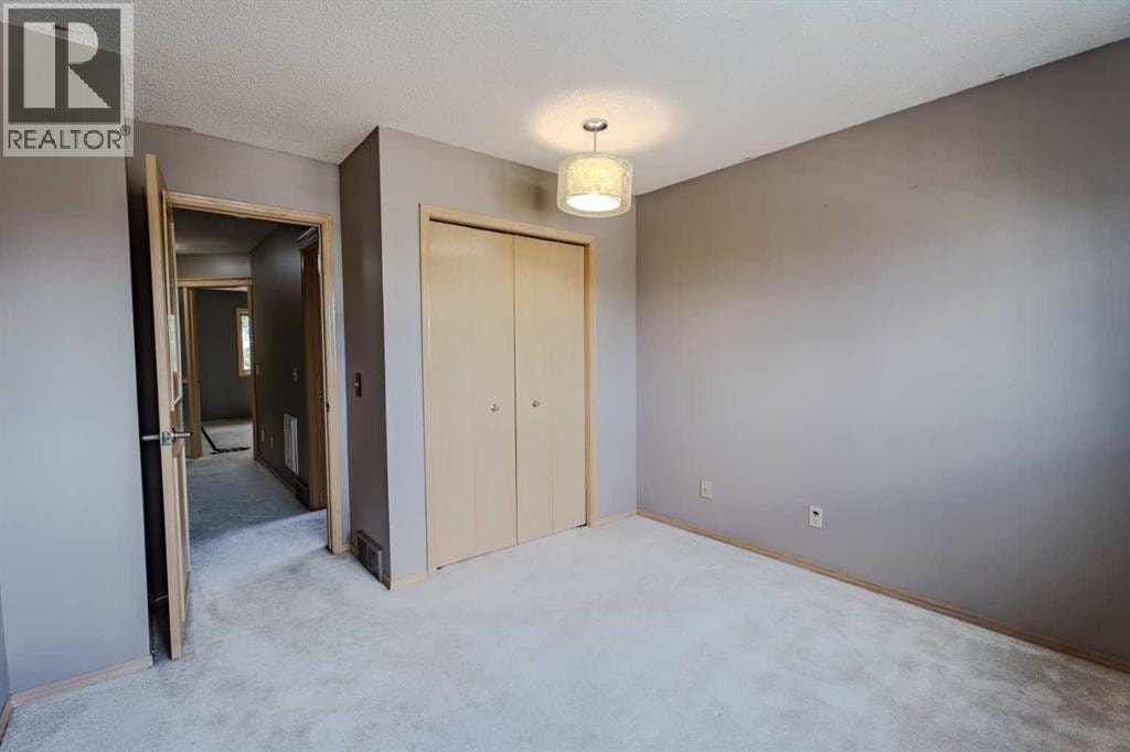 135 Canterbury Court SW — photo 31
