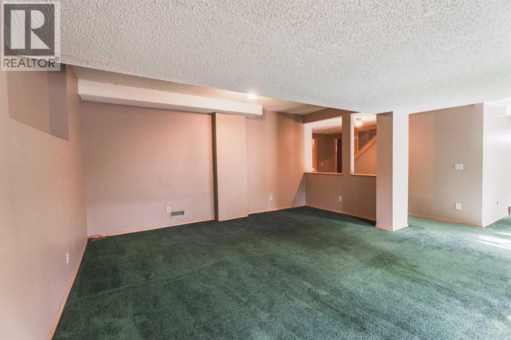 135 Canterbury Court SW — photo 37