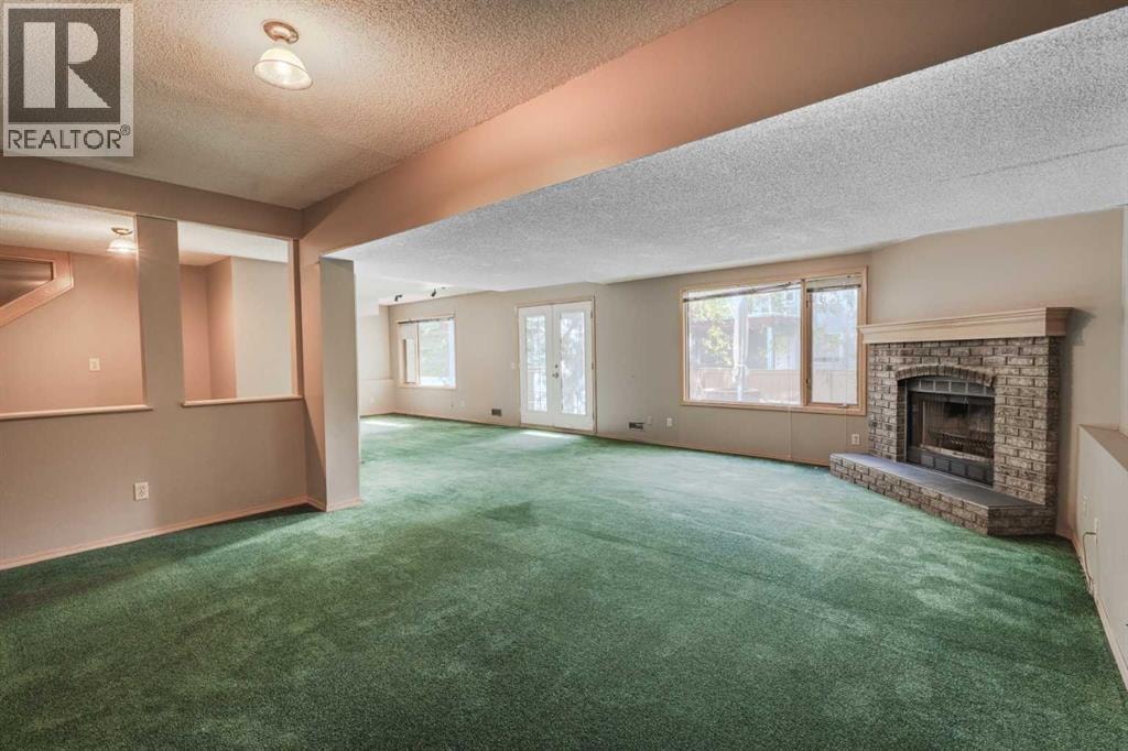 135 Canterbury Court SW — photo 36