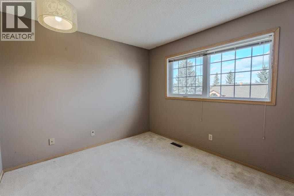 135 Canterbury Court SW — photo 30