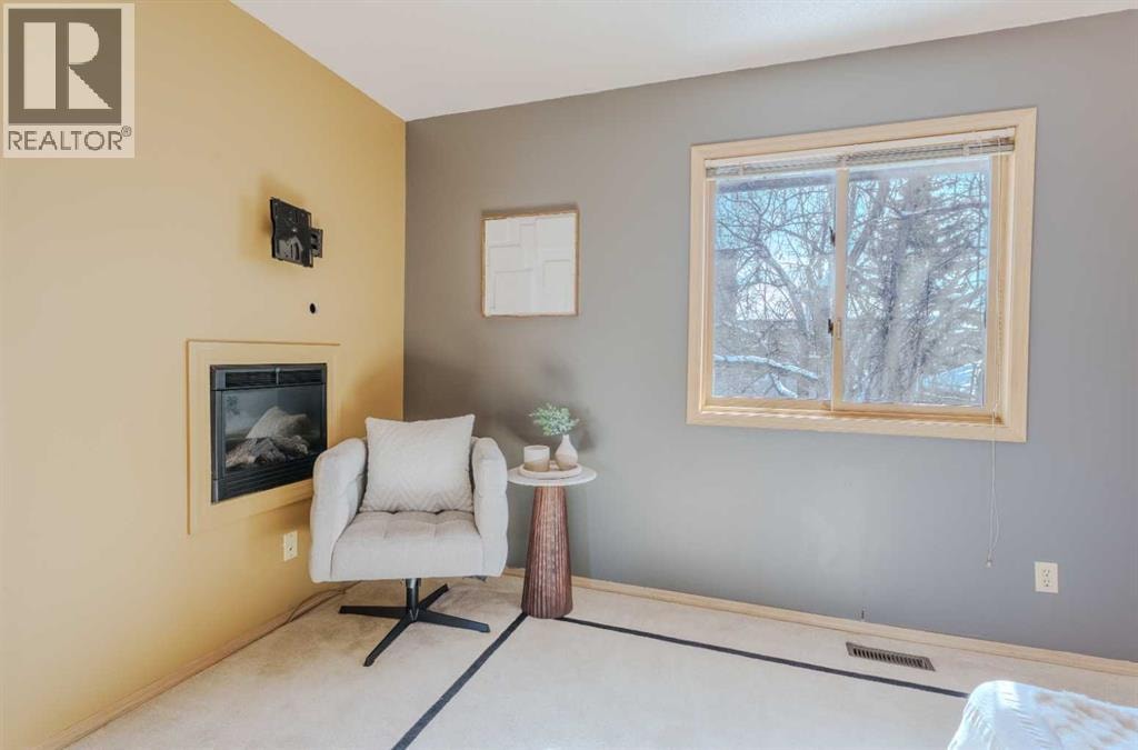 135 Canterbury Court SW — photo 21