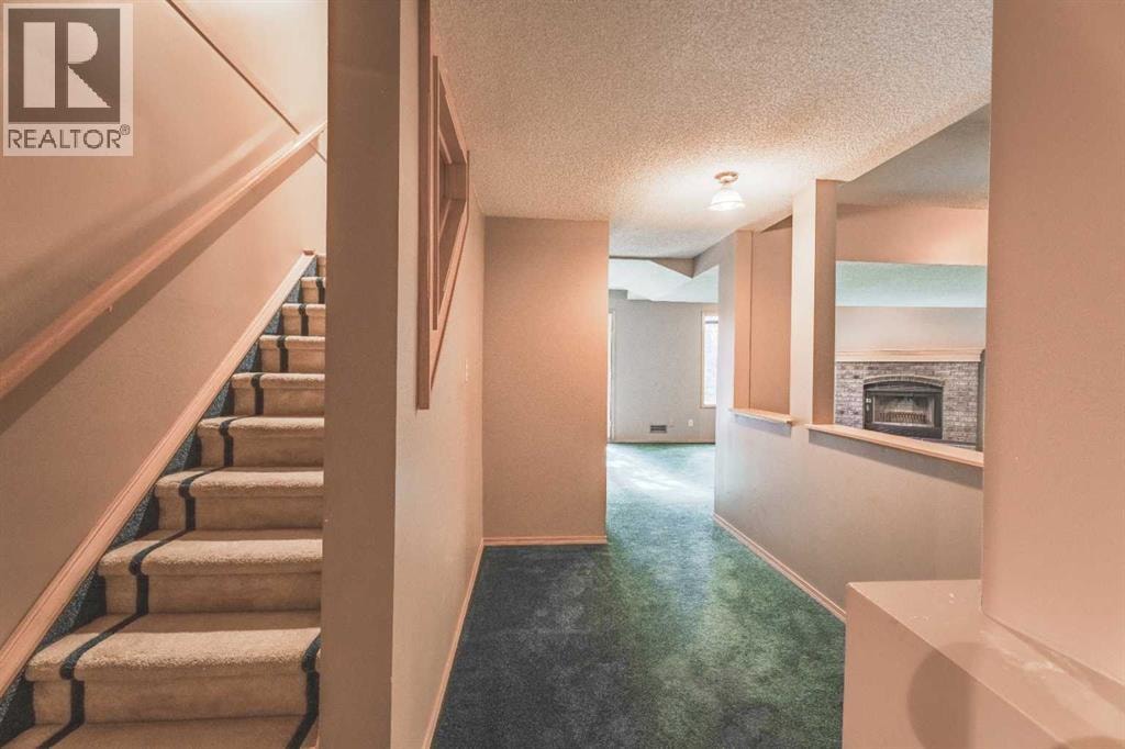 135 Canterbury Court SW — photo 34