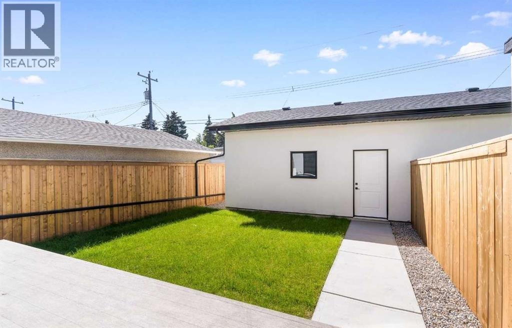 1425 44 Street SW — photo 41
