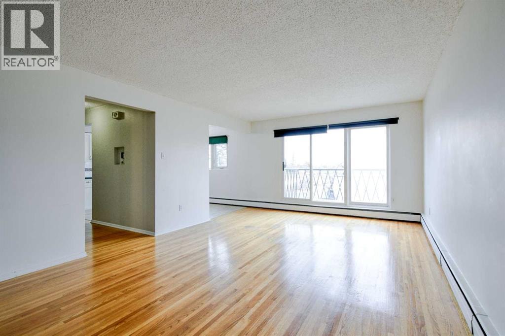 2705 38 Street SW — photo 11