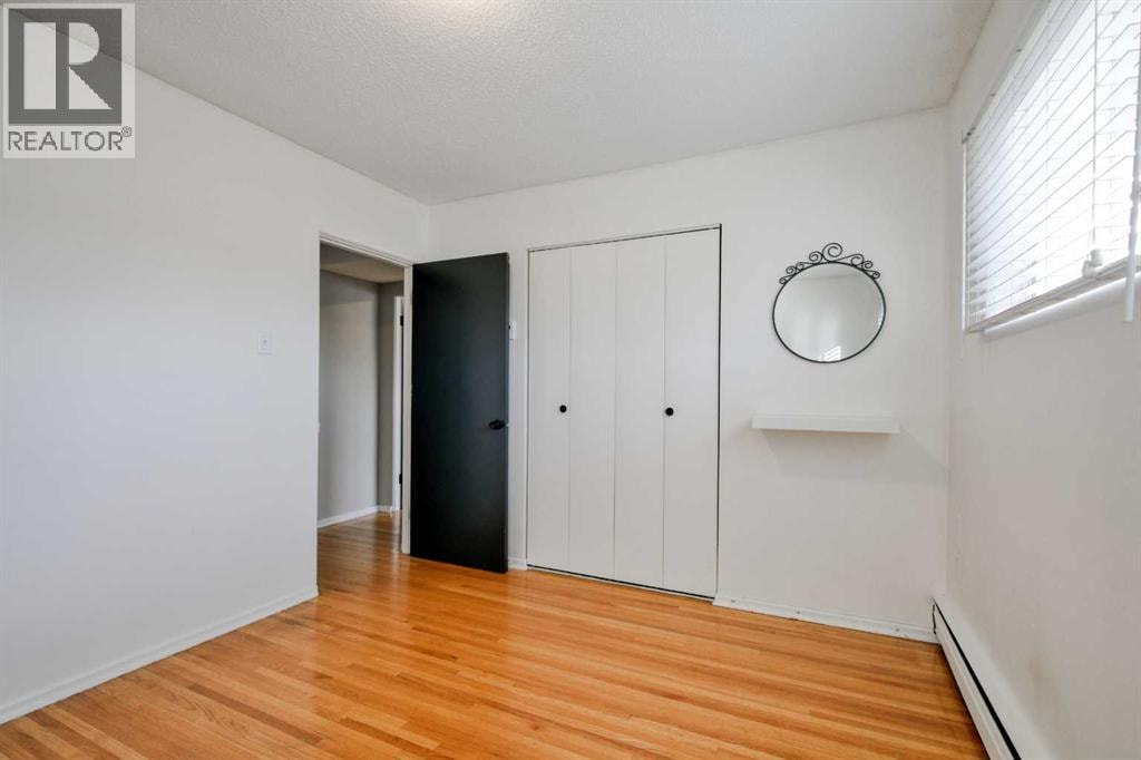 2705 38 Street SW — photo 13