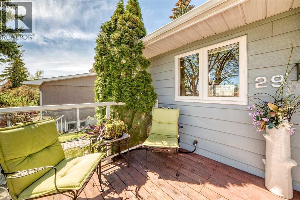 29 Chisholm Crescent NW — photo 4