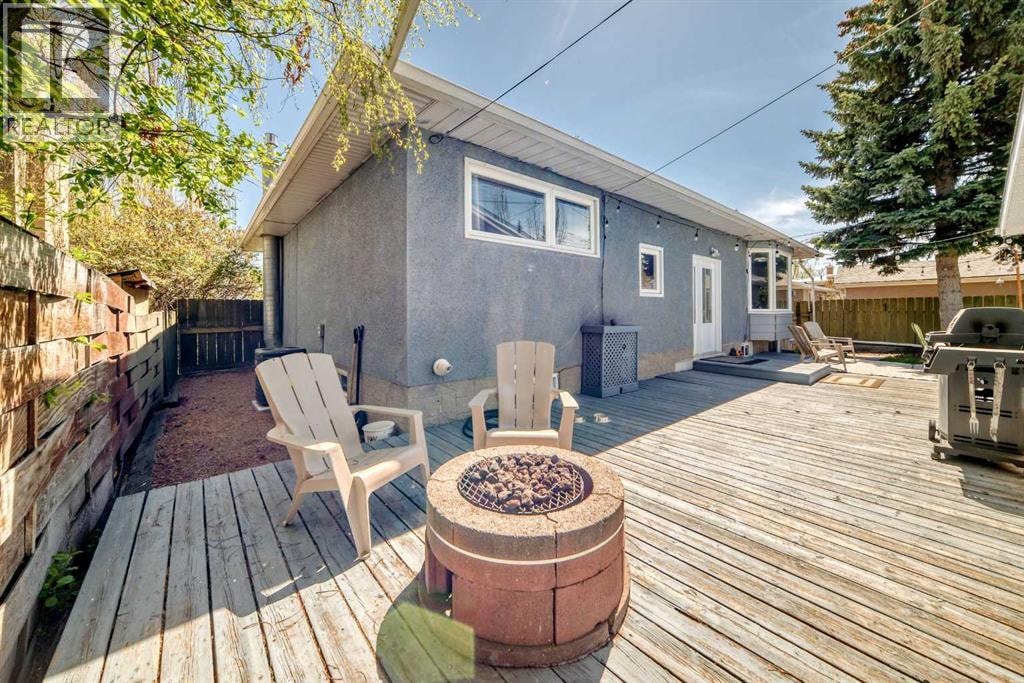 29 Chisholm Crescent NW — photo 46