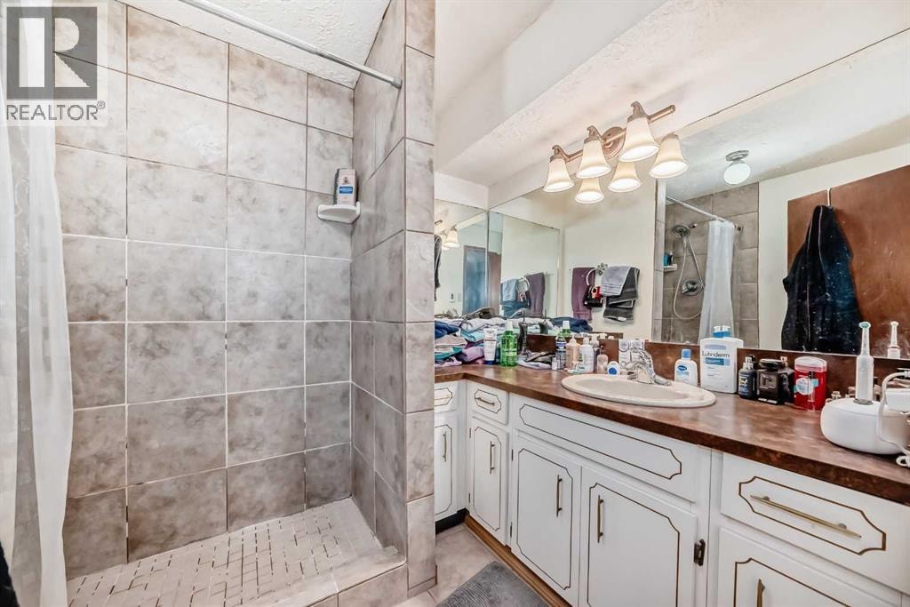 29 Chisholm Crescent NW — photo 44
