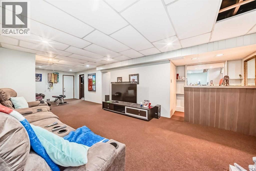 29 Chisholm Crescent NW — photo 42