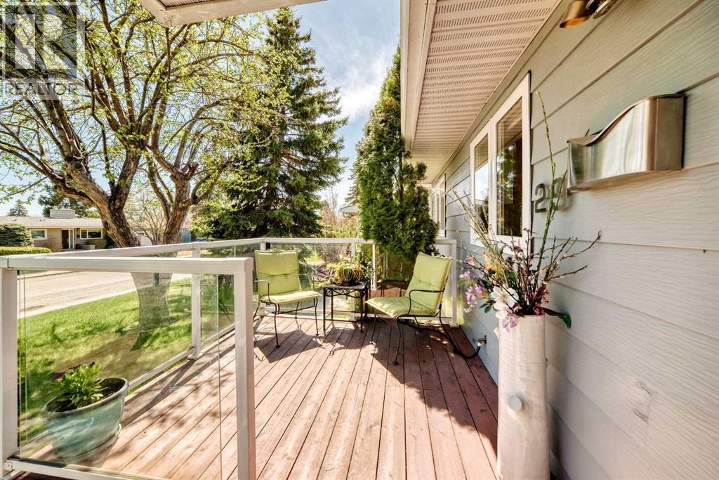 29 Chisholm Crescent NW — photo 48