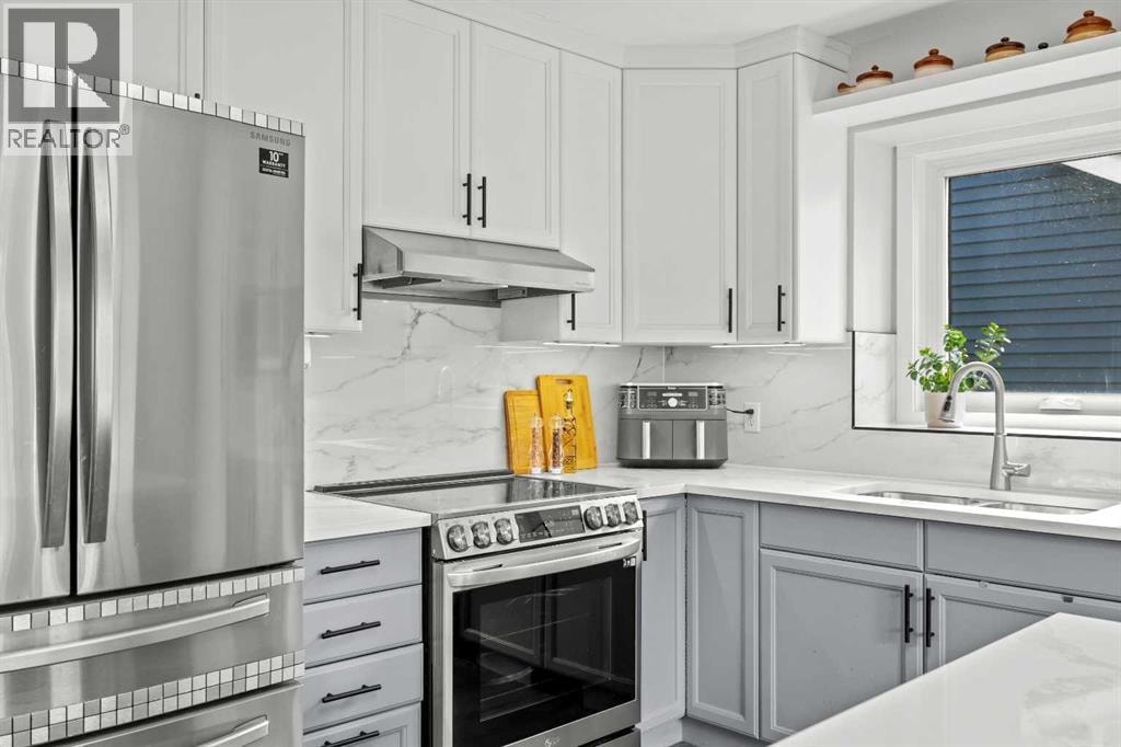 260 Riverside Mews SE — photo 13