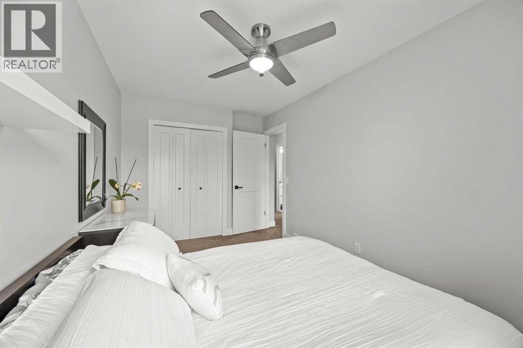 260 Riverside Mews SE — photo 28