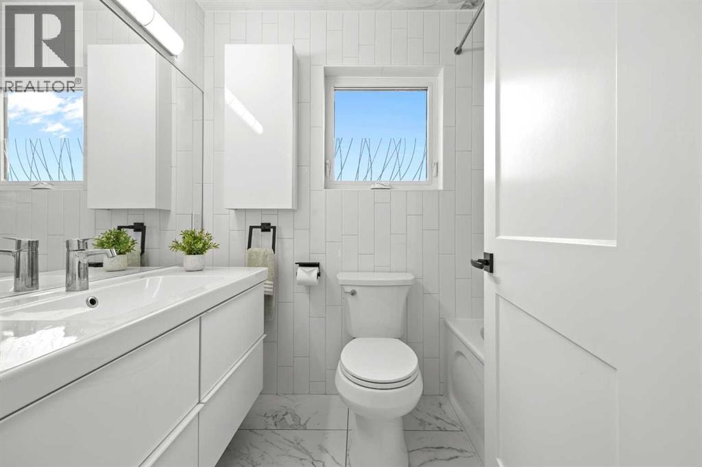 260 Riverside Mews SE — photo 32