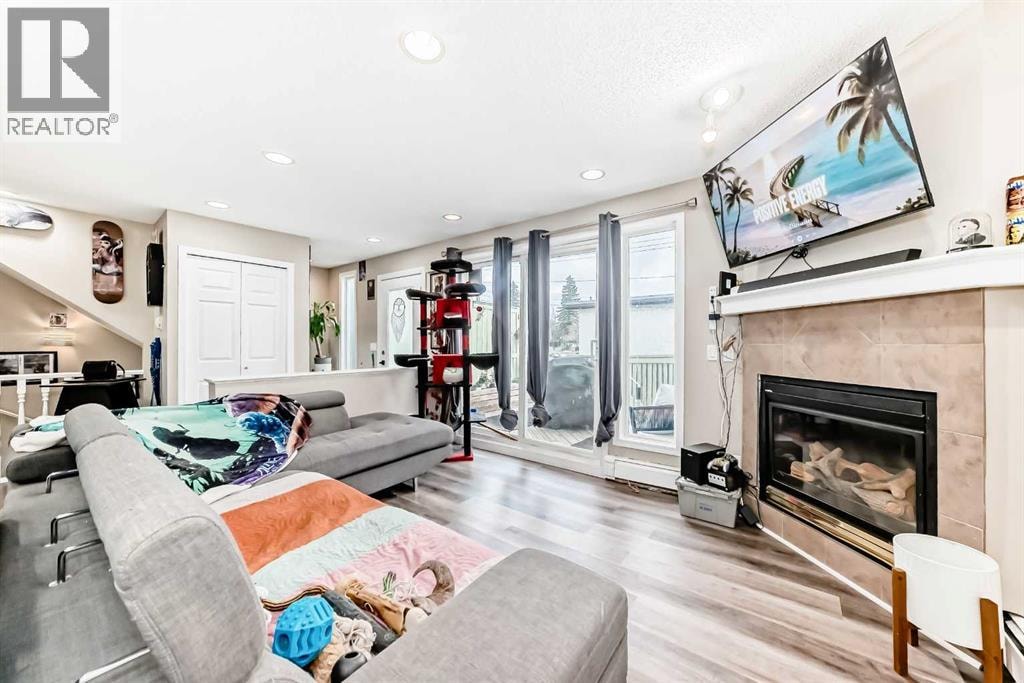 1-6, 8 Huntley Close NE — photo 8