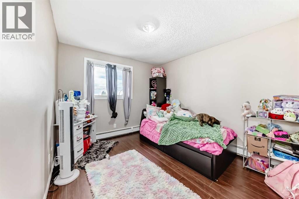 1-6, 8 Huntley Close NE — photo 12