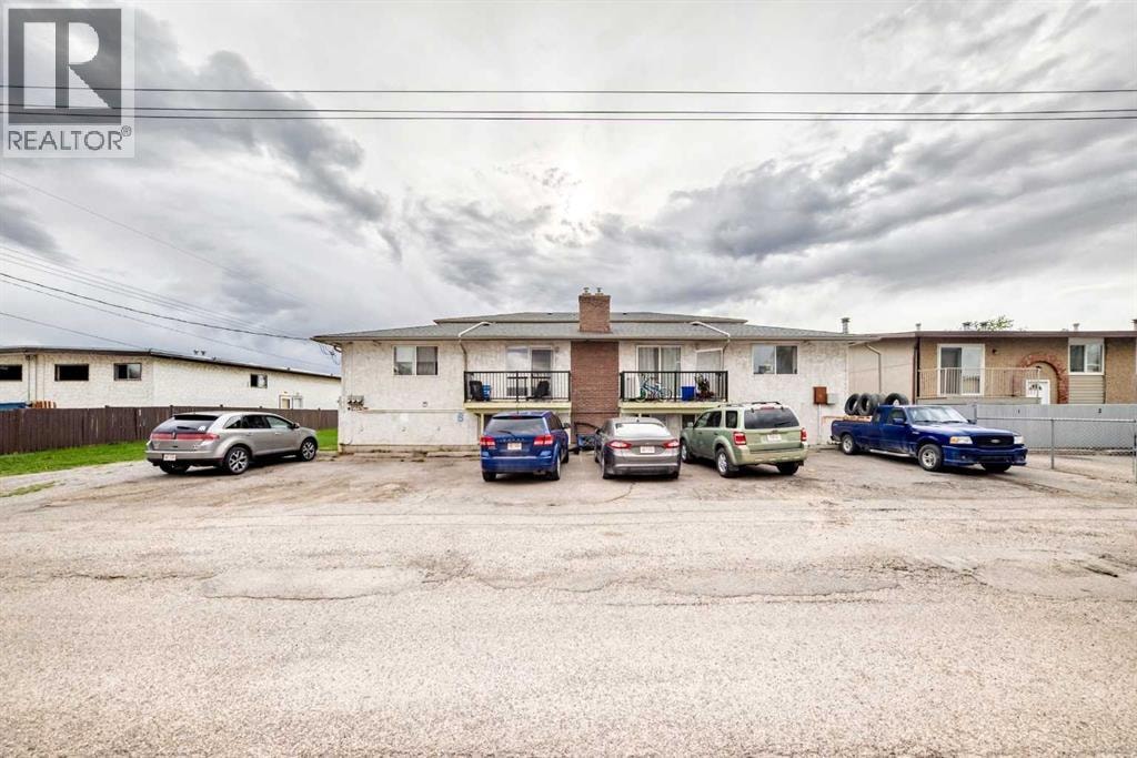 1-6, 8 Huntley Close NE — photo 32