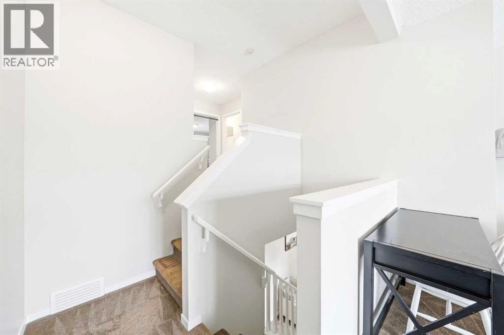 82 Springborough Point SW — photo 16