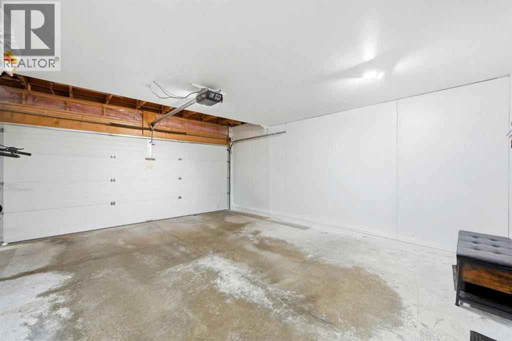 82 Springborough Point SW — photo 32