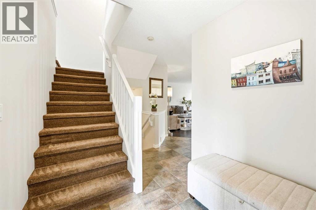 82 Springborough Point SW — photo 5
