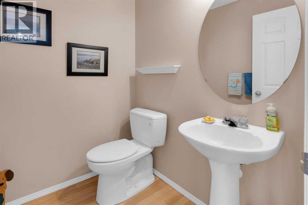 27 Royal Birch Mount NW — photo 17