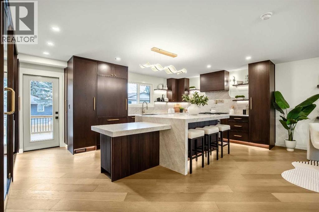 216 Oakridge Place SW — photo 2