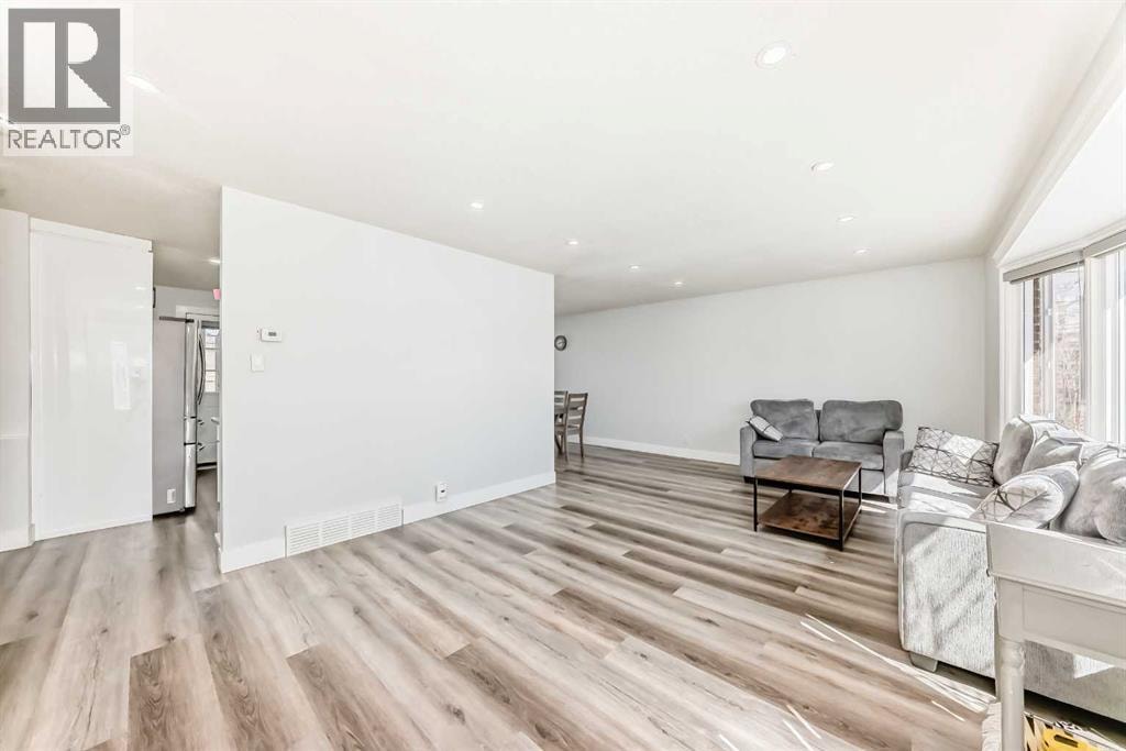 204 Whiteview Close NE — photo 7