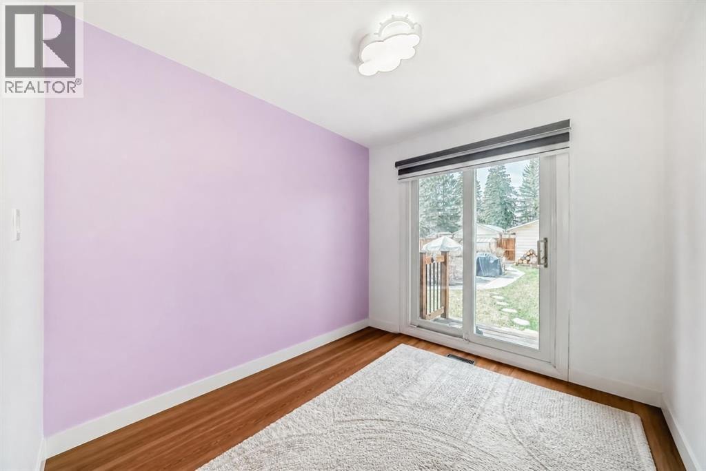 417 37 Street SW — photo 18