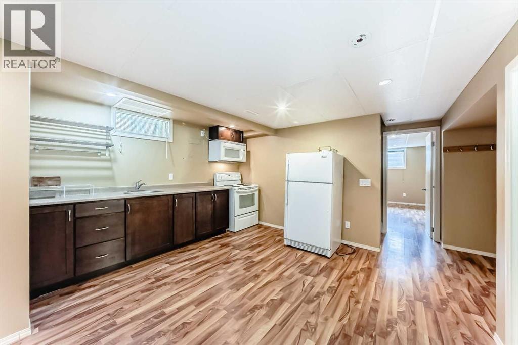 417 37 Street SW — photo 22