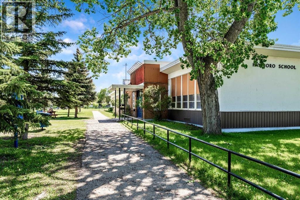 1032 89 Avenue SW — photo 34
