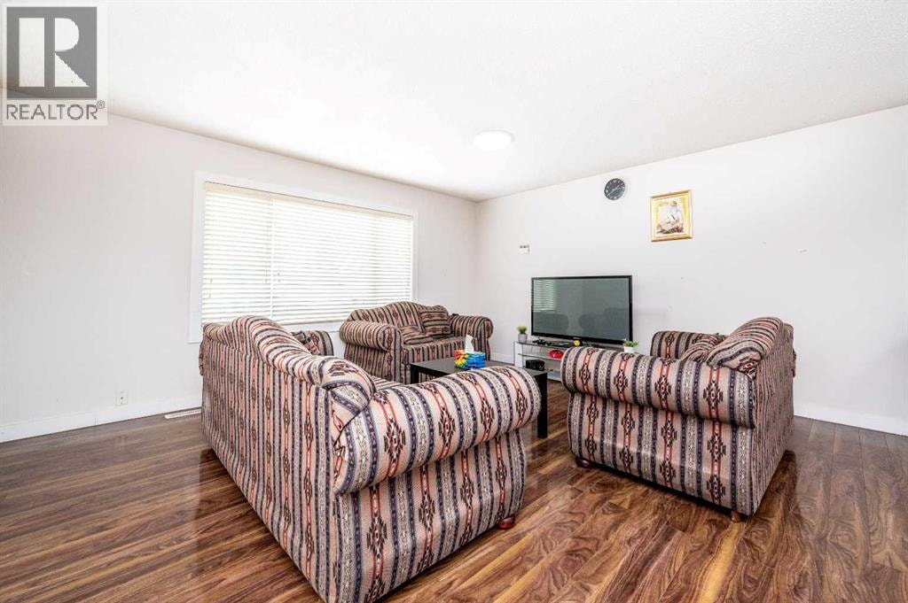 72 Faldale Close NE — photo 10