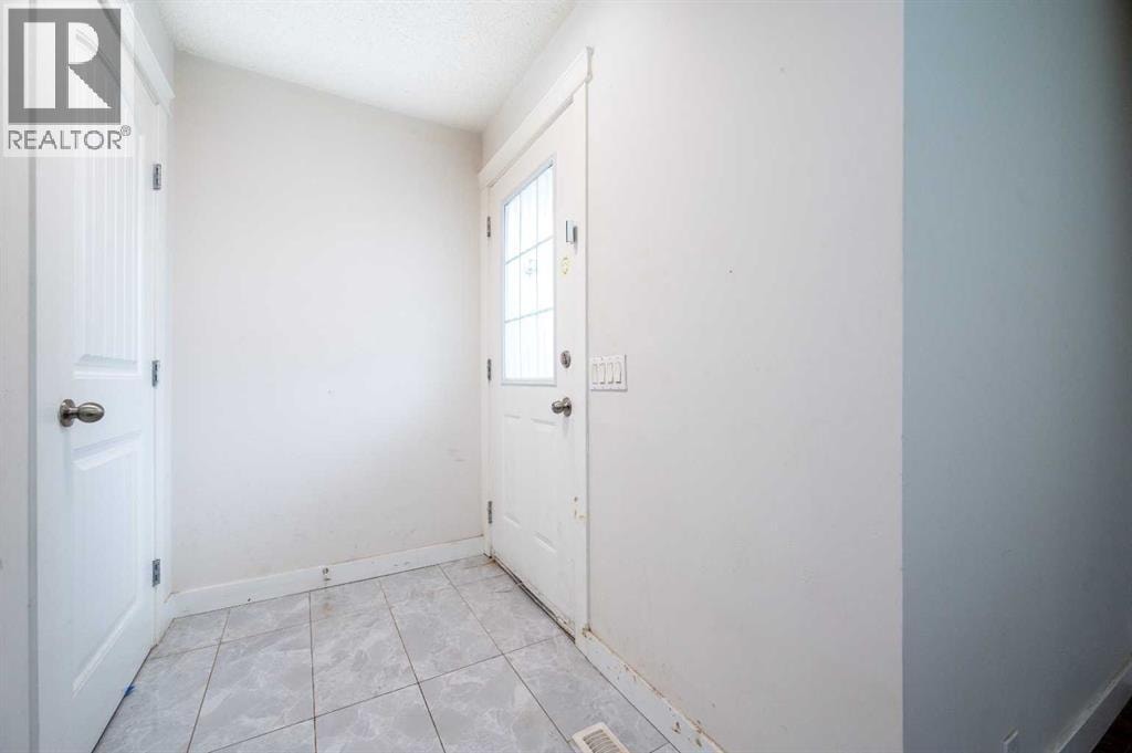 72 Faldale Close NE — photo 9