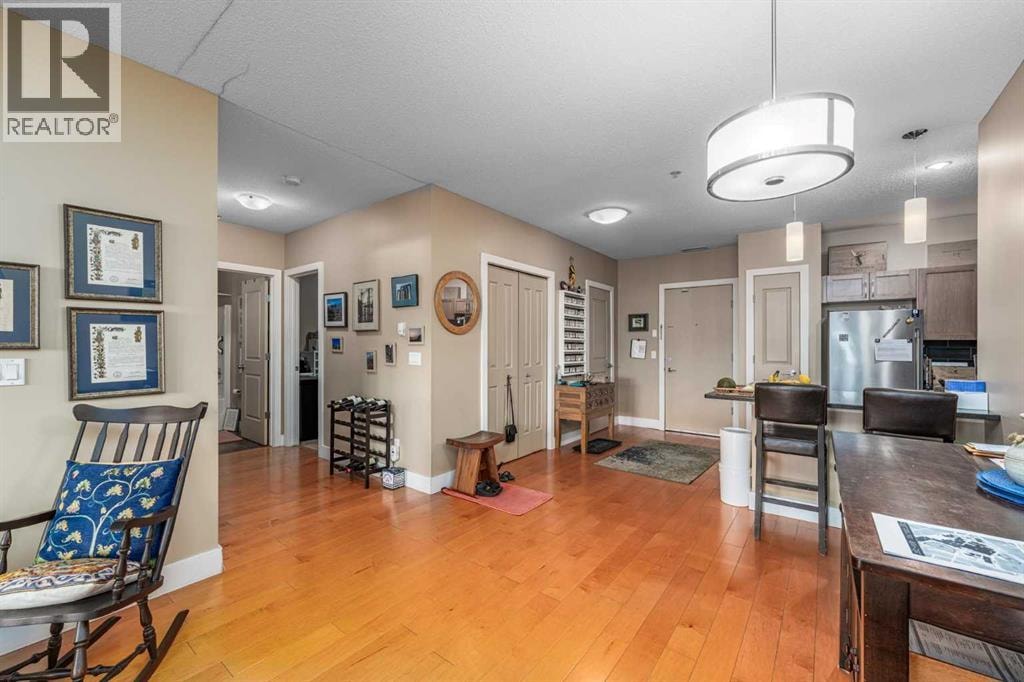 207, 1899 45 Street NW — photo 15