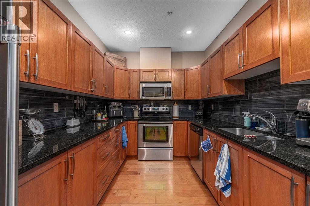 207, 1899 45 Street NW — photo 8