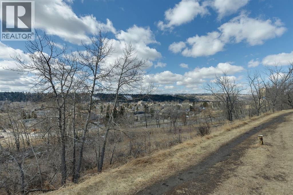 2908 Toronto Crescent NW — photo 41