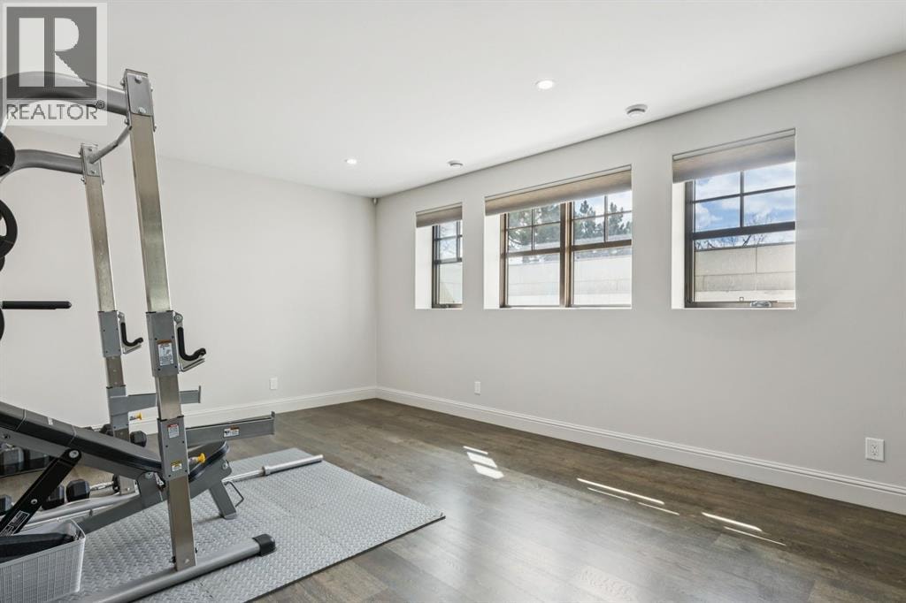 2908 Toronto Crescent NW — photo 35