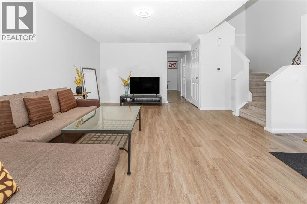 369 Martinwood Place NE — photo 4
