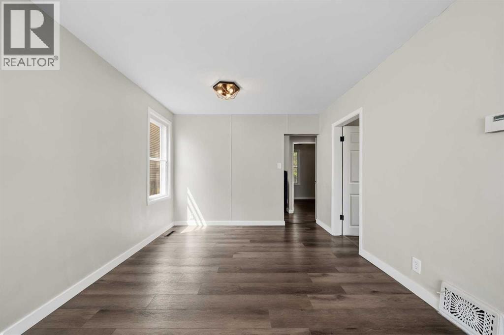 3807 1 Street NE — photo 11