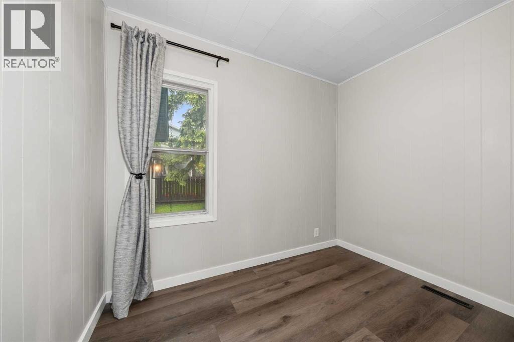 3807 1 Street NE — photo 15