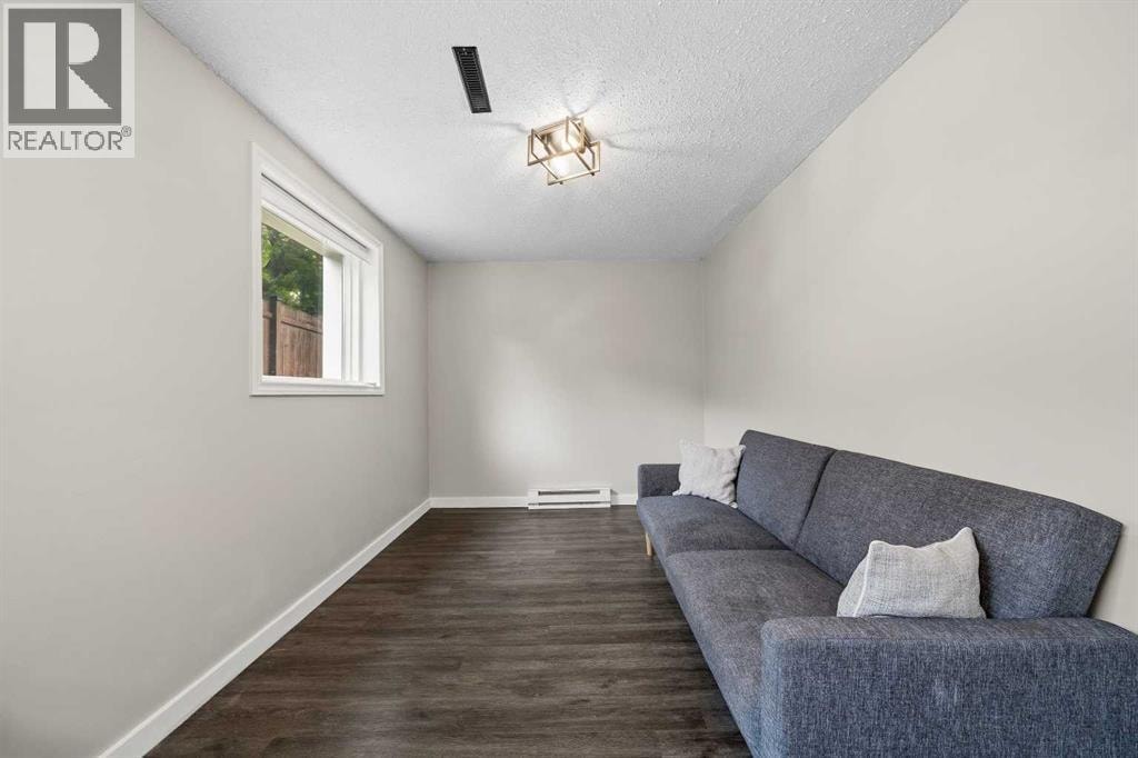 3807 1 Street NE — photo 28
