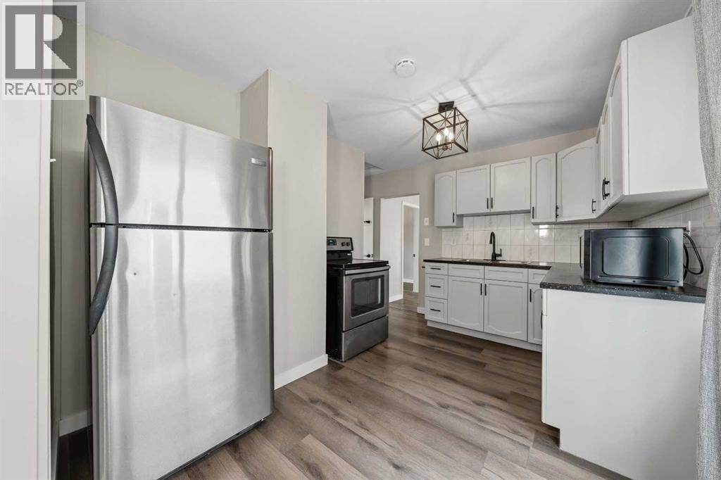 3807 1 Street NE — photo 3