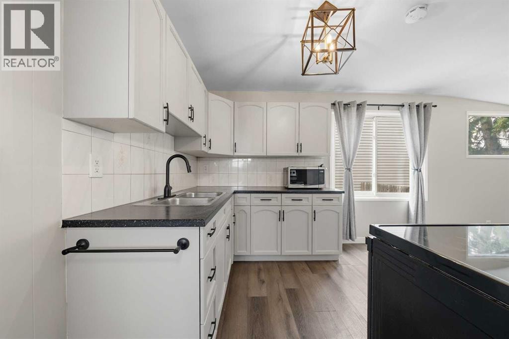 3807 1 Street NE — photo 4