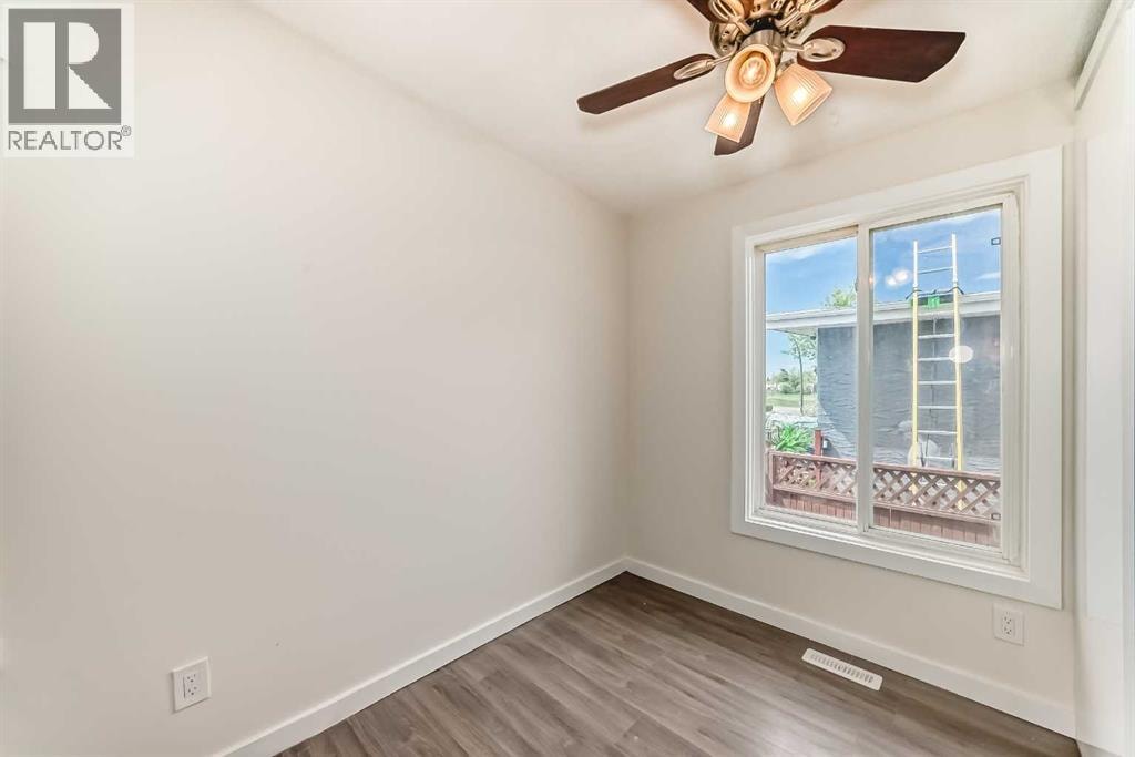 2918 Doverville Crescent SE — photo 10