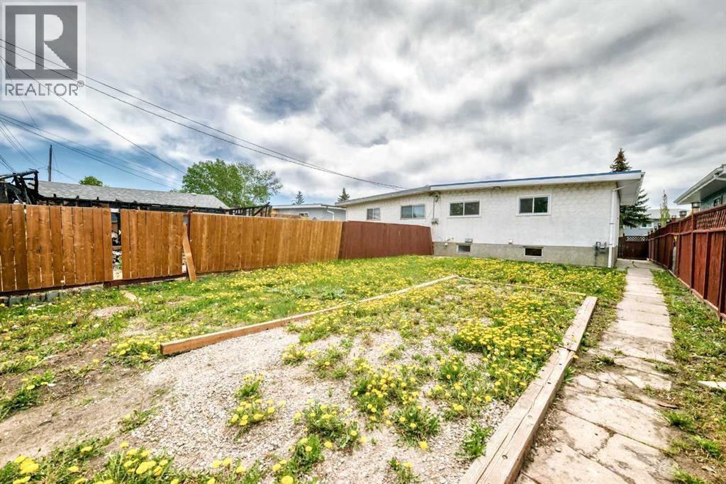 2918 Doverville Crescent SE — photo 47