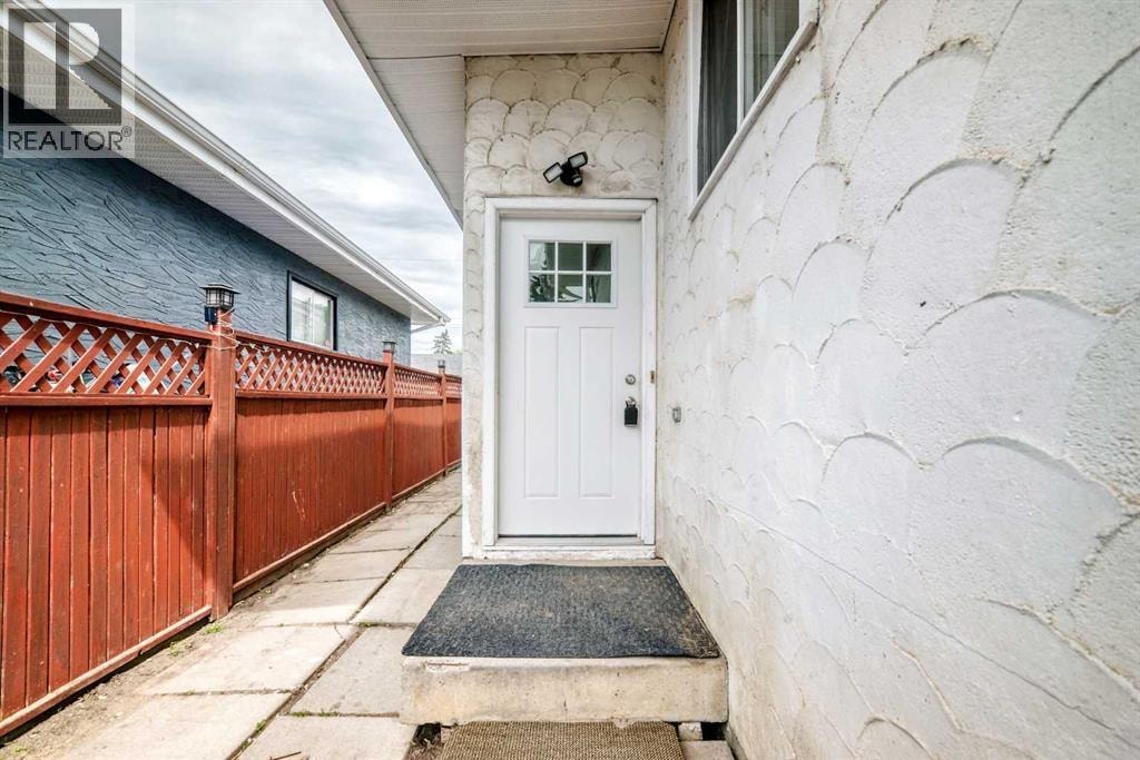 2918 Doverville Crescent SE — photo 3