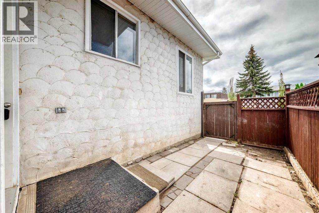 2918 Doverville Crescent SE — photo 48