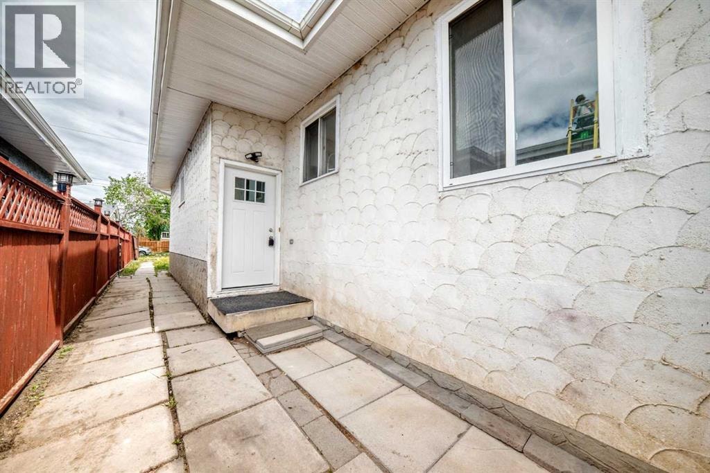 2918 Doverville Crescent SE — photo 49