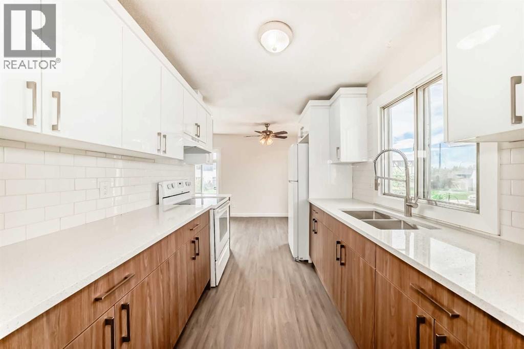 2918 Doverville Crescent SE — photo 8